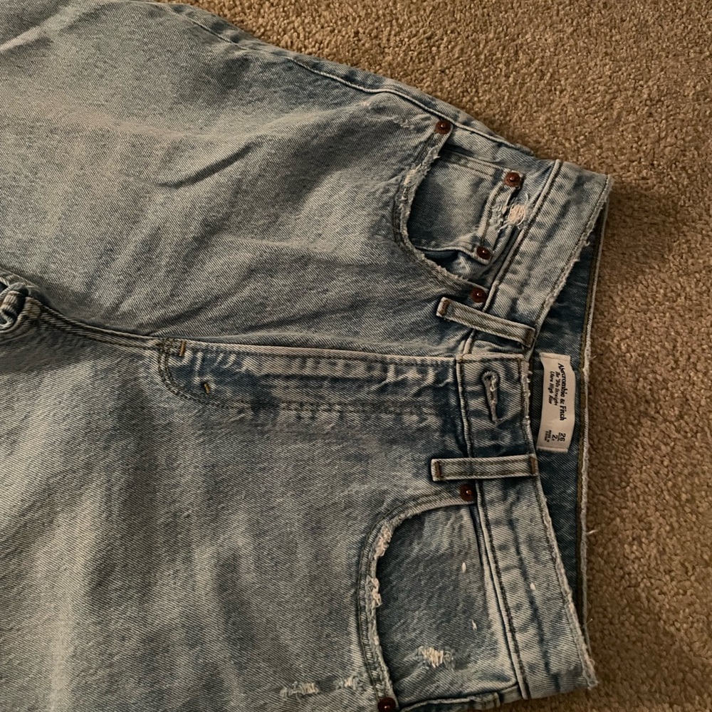 Abercrombie 90’s Ultra High Rise Straight Jeans